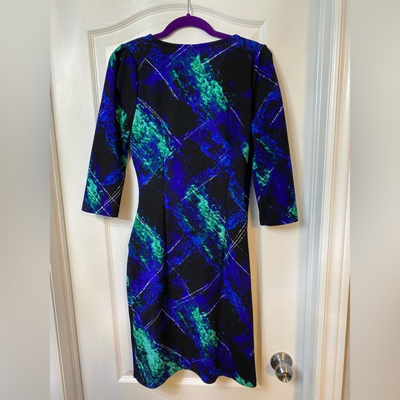 Size M wrap dress with 3/4 length sleeves - Picture 3 of 3